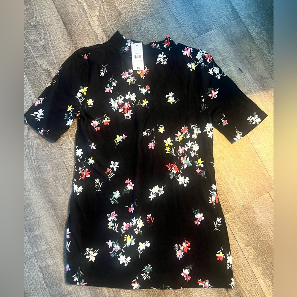 NWT Ann Taylor Black Floral Tee